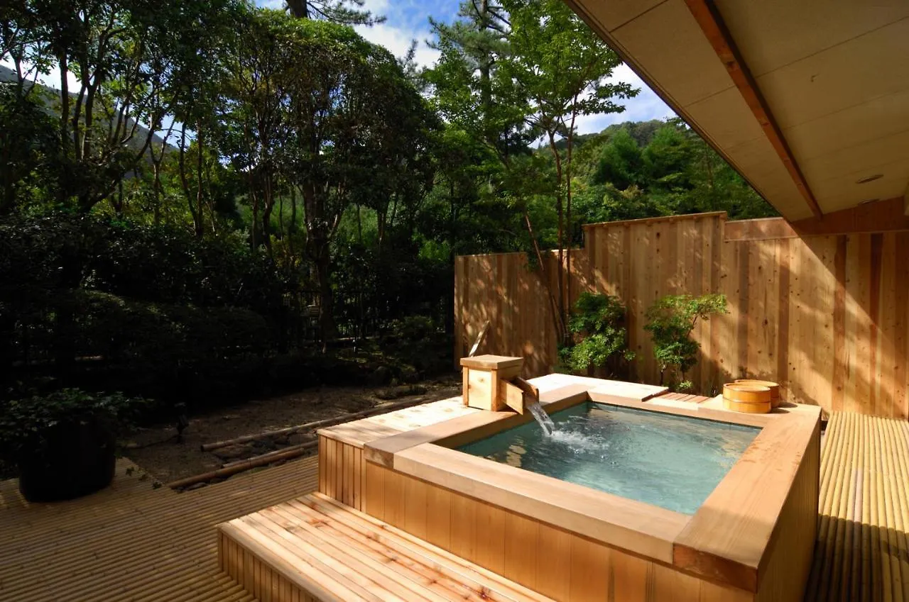 Ryokan Oku Yugawara Sansuirou Hotel