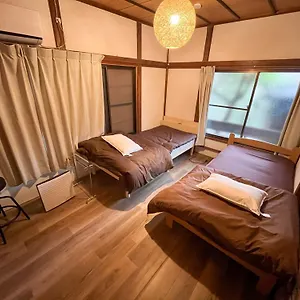 ゲストハウス 温泉街の入り口にあるゲストハウス Slow House, 湯河原町